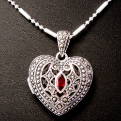 Locket Pendant Heart "Princess Haya"