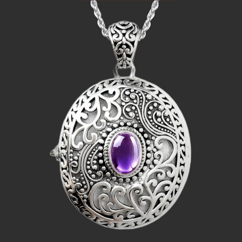 "Amethyst Catherine the Great" photo locket pendant in sterling silver 925